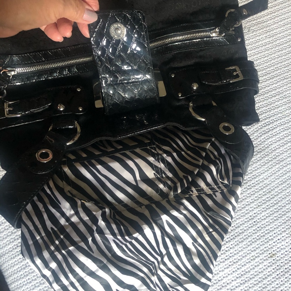 Guess Bag - Picture 8 of 10